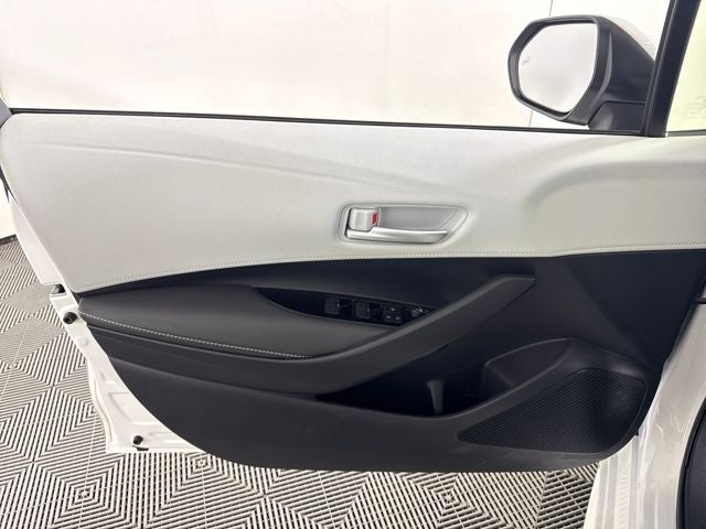 2025 Toyota Corolla Hatchback SE