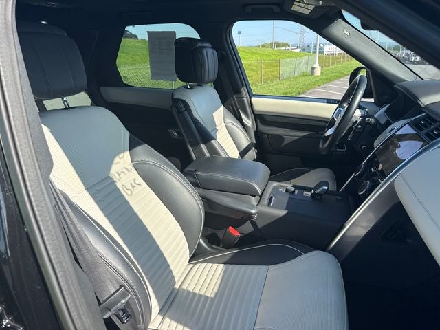 2023 Land Rover Discovery Metropolitan Edition