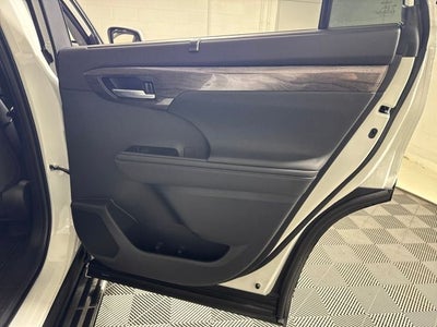 2026 Toyota Highlander Hybrid Hybrid Platinum