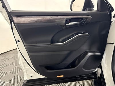 2026 Toyota Highlander Hybrid Hybrid Platinum