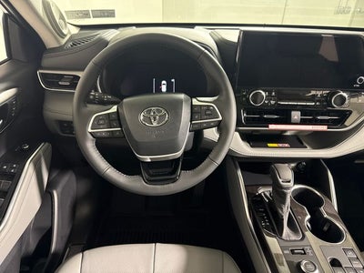 2026 Toyota Highlander Platinum