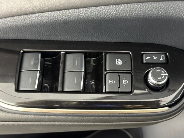 2026 Toyota Toyota Crown Nightshade