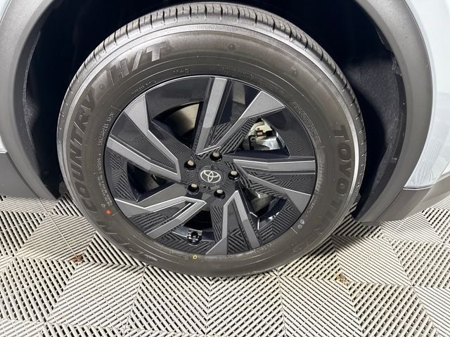 2026 Toyota C-HR SE