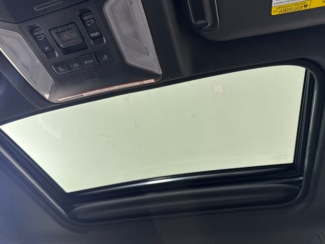 2025 Toyota RAV4 Plug-in Hybrid SE