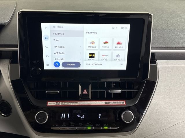 2026 Toyota Corolla Hatchback SE